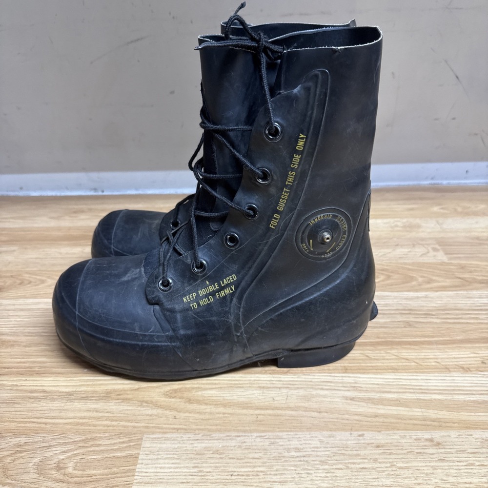 Bata Boots US 9 R Extreme Cold Weather Arctic Bunny Mickey Mouse Military 1982